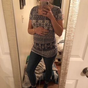 Jessica Simpson blue white tribal maternity shirt